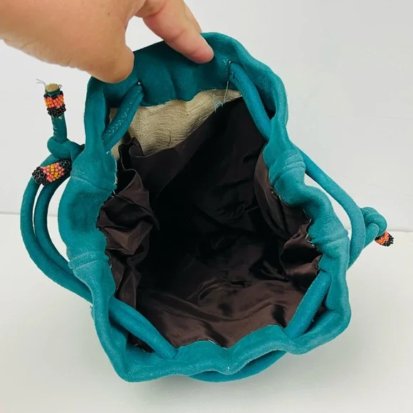 ❌SOLD❌ 🌼MARKDOWN🌼 Teal Faux Suede with Bead Work Design Drawstring Bag - Picture 4 of 12